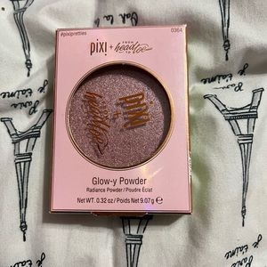 Pixi glow-y powder